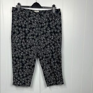 St. John’s Bay Womens Capri Pants 12 Navy Blue/White Button/Zip Fly Pockets NWOT